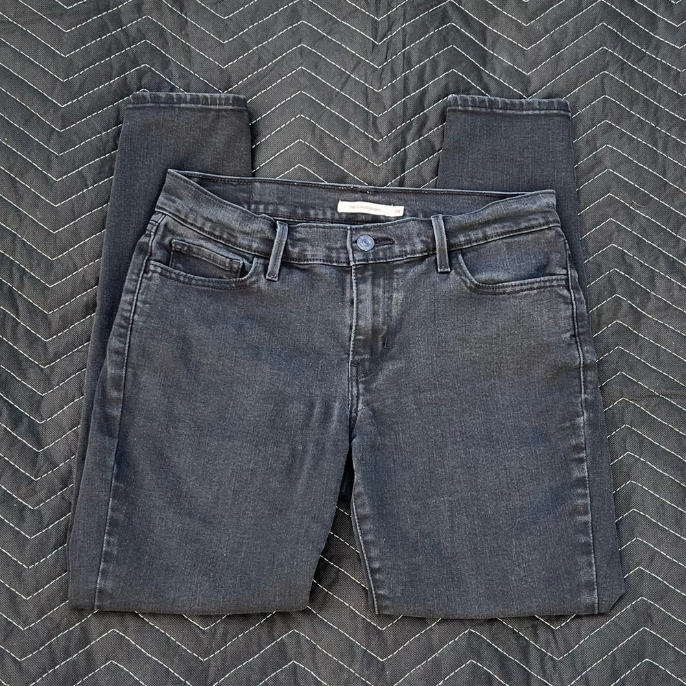 Levi’s 710 Black Super Skinny Jeans